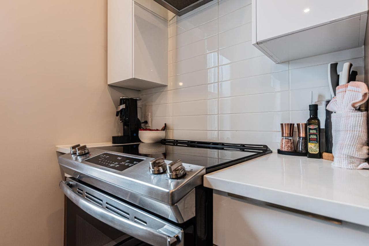 2 Bedroom Luxury In The Mile End By Den Stays Montréal Exterior foto