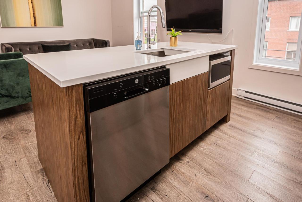 2 Bedroom Luxury In The Mile End By Den Stays Montréal Exterior foto
